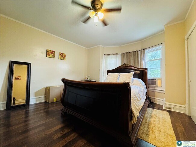 Building Photo - 1523 W Chew St