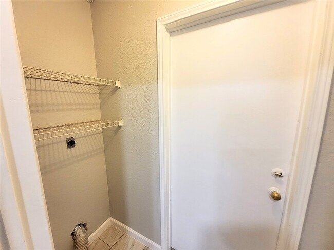 Building Photo - 2641 Berkshire Ln