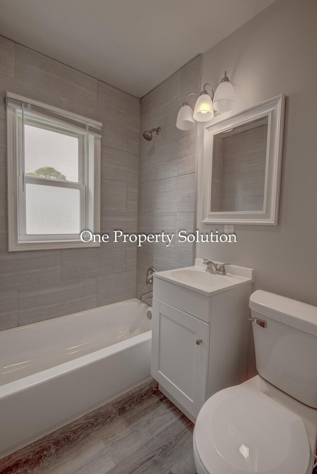 Building Photo - 4656 Pierce St