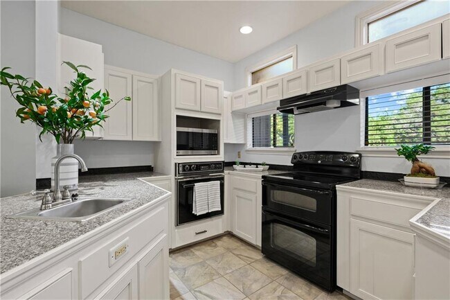 Building Photo - 10108 Talleyran Dr