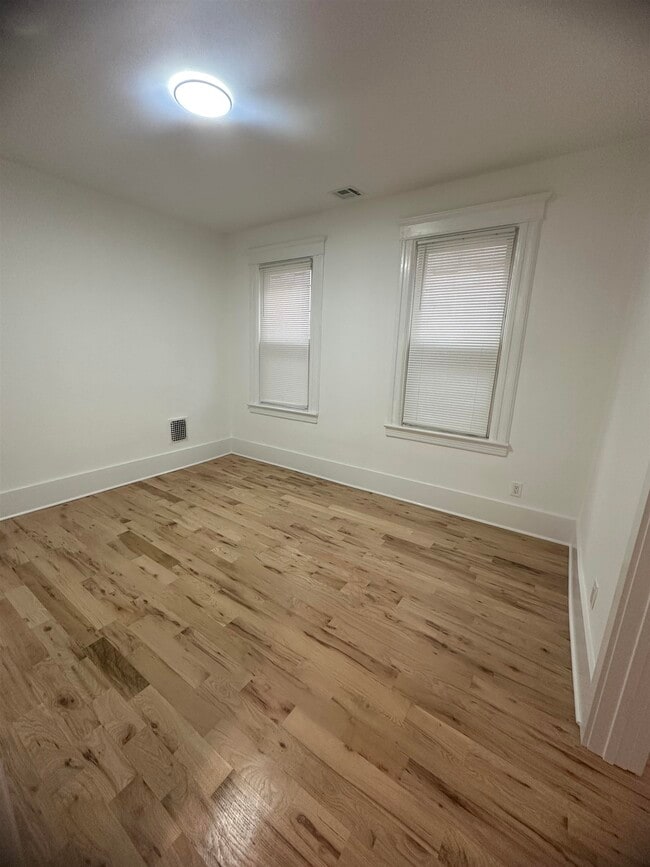 Building Photo - 38 Gates Ave