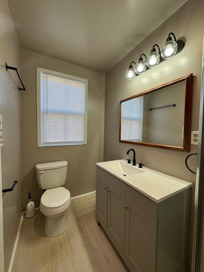 Building Photo - Renovated single family in downtown Lexington