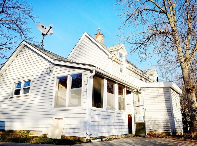 Building Photo - 3618 Pennsylvania Ave S