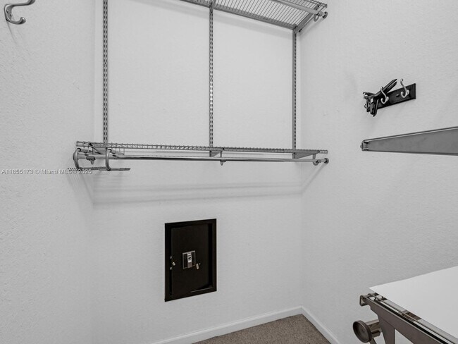 Building Photo - 2891 S Greenleaf Cir