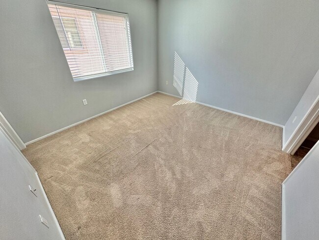 Building Photo - MOVE IN SPECIAL - BRIGHT 2-BEDROOM CONDO IN SOUTHWEST LAS VEGAS CONDO