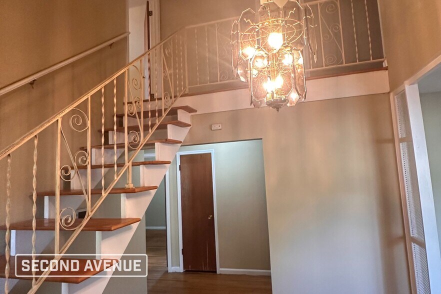 Building Photo - 3065 Egan Dr