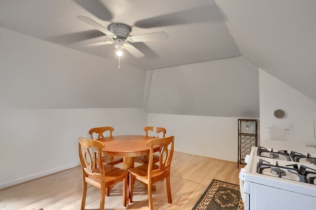 Building Photo - 3409 Portola Ave