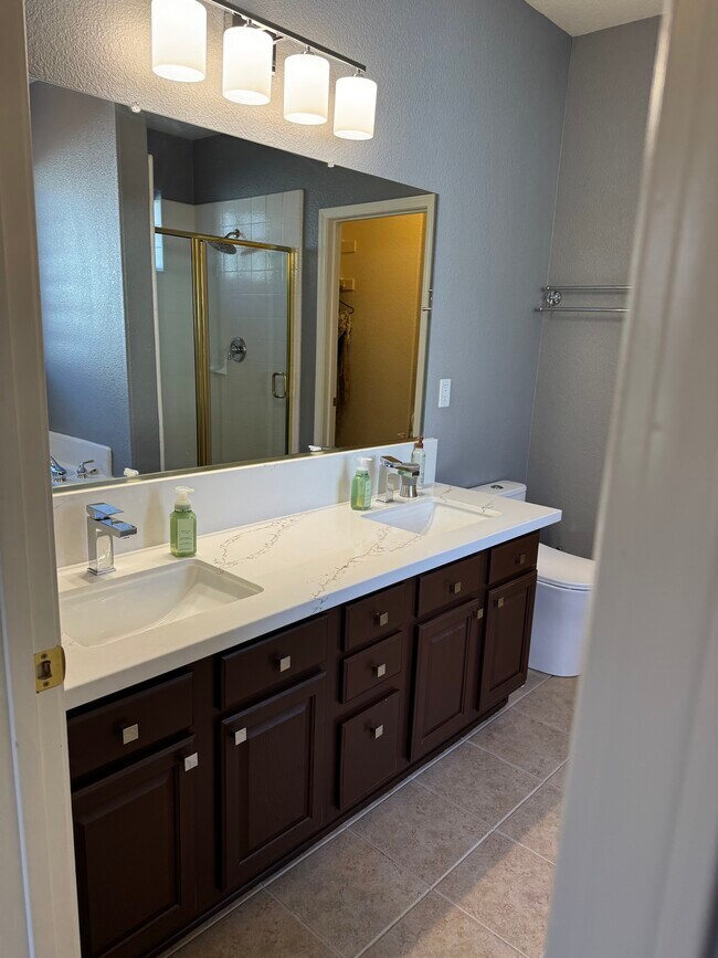 Building Photo - 1361 Elges Ave