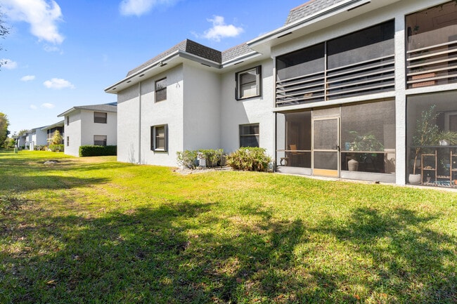 Building Photo - 1270 SE Parkview Pl