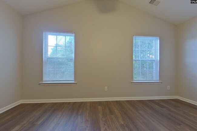 Building Photo - 180 Riglaw Cir