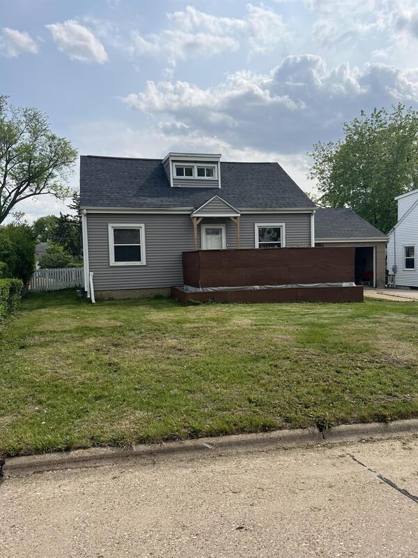 Building Photo - 1025 30th St NE