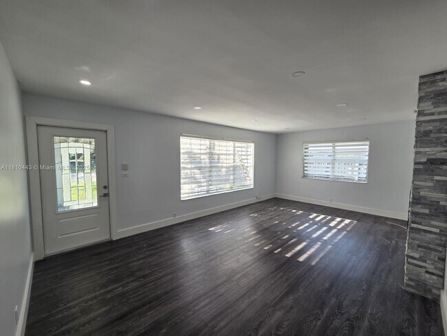 Building Photo - 2850 N 62nd Ave