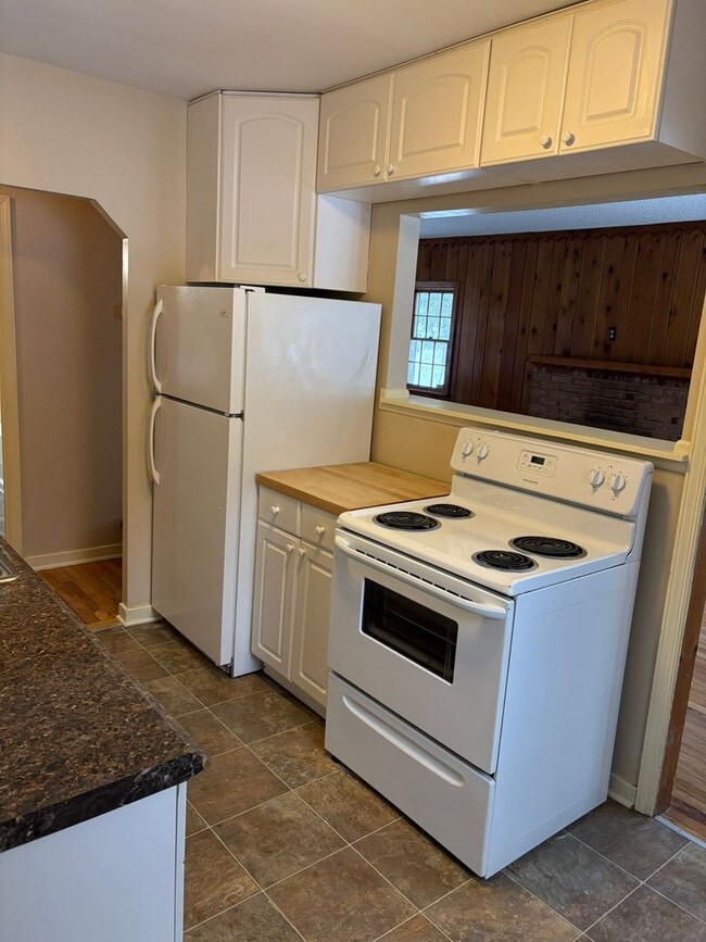 Building Photo - Minnetonka Home for Rent