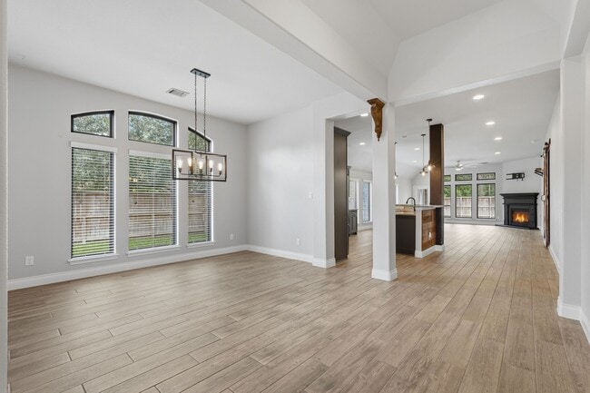 Building Photo - 103 Boarsmen Ct