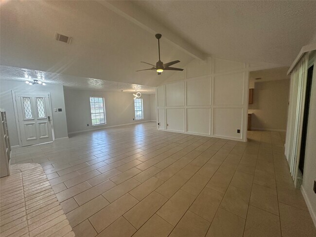 Building Photo - 2934 Poplar Creek Ln