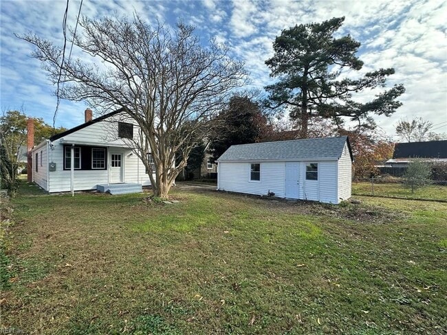 Building Photo - 131 Chesterfield Rd