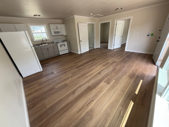 Building Photo - 6517 Daniels Fork