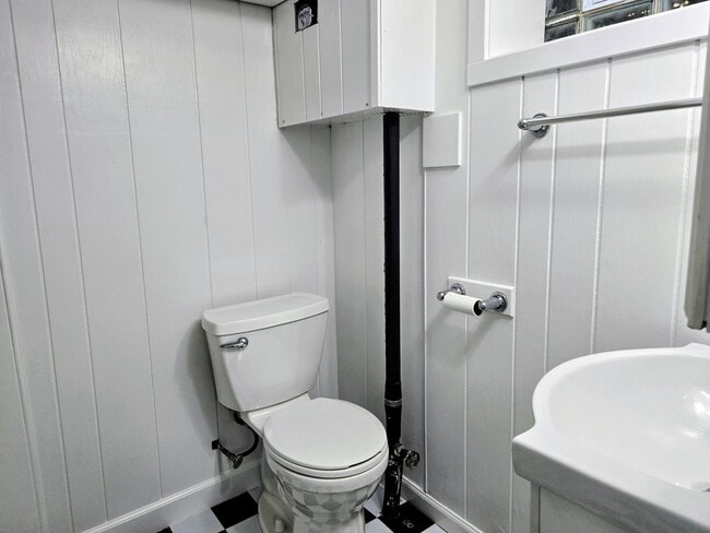 Building Photo - 3803 N Pacific Ave