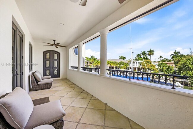 Building Photo - 628 Coral Way