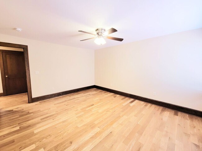 Building Photo - 2166 Arlington Ave