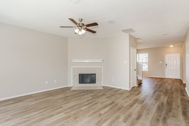 Building Photo - 7334 Tree Ridge Ct