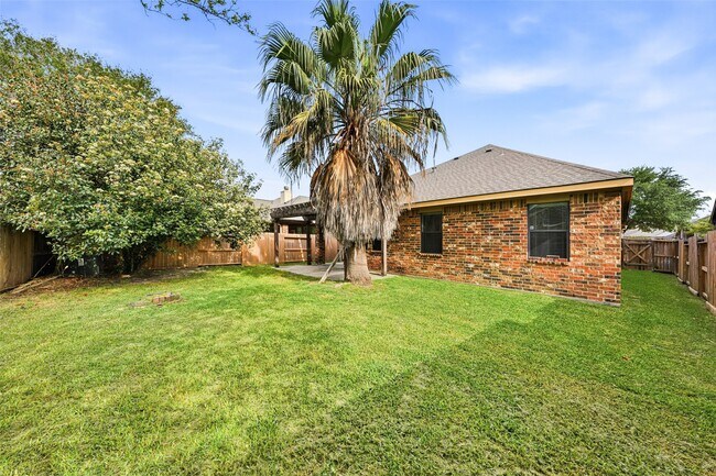 Building Photo - 24039 Via Renata Dr