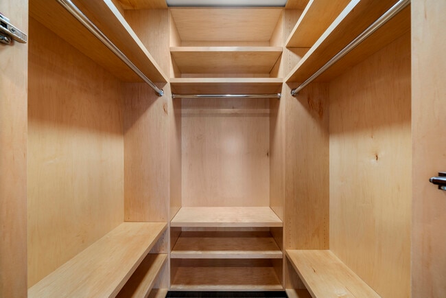 Building Photo - 417 Ellery Ct