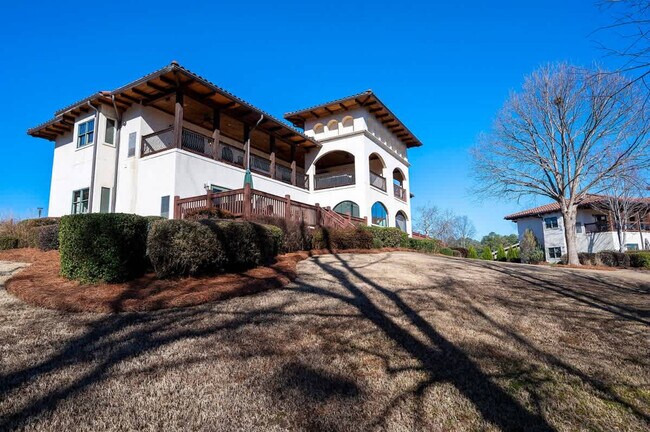 Building Photo - 475 Cuscowilla Dr