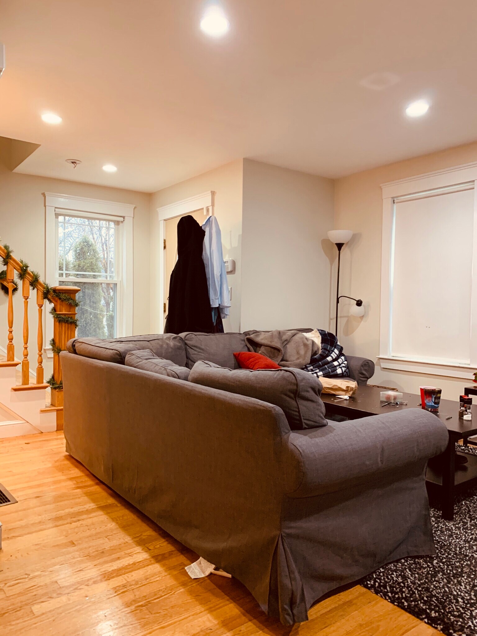 Building Photo - 27 Iroquois St