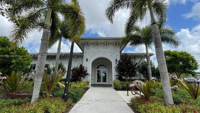 Building Photo - 2622 SE 10th St