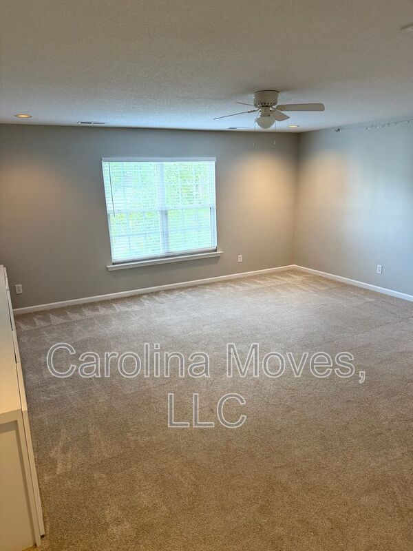 Building Photo - 24 N Orchard Farms Ave