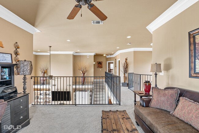Building Photo - PRIVATE OASIS IN GATED COMMUNITY