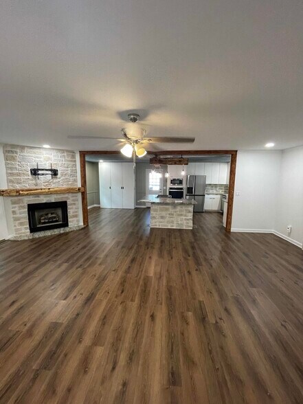 Building Photo - 2110 Bracey Cir