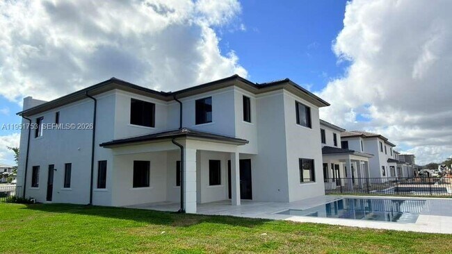 Building Photo - 19700 NE 14th Ave