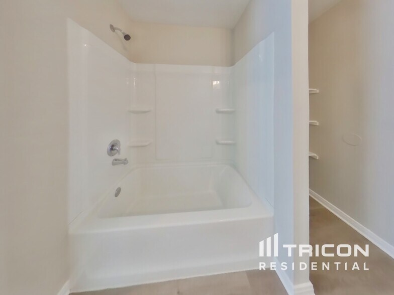 Building Photo - 15547 Taylorcrest Dr
