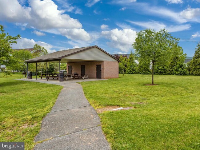 Building Photo - 2422 Cobblestone Way