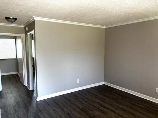 Building Photo - 2733 Jersey Ave