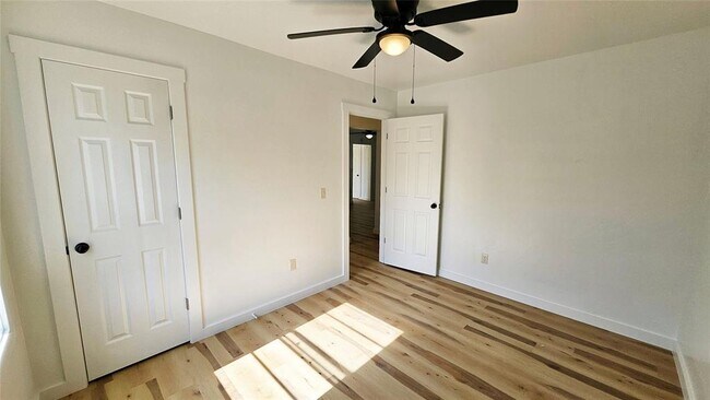 Building Photo - 531 E Curtis Dr