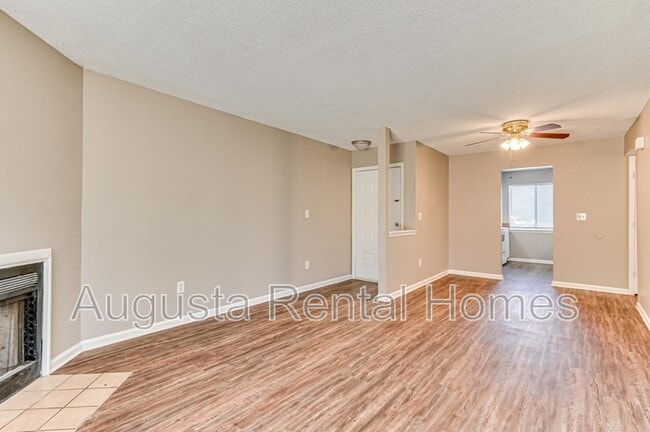 Building Photo - 2812 Thomas Ln