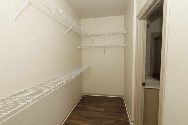 Building Photo - 9052 Winding Lake Ave