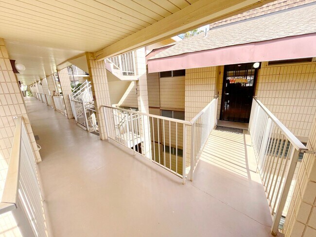 Building Photo - 2 Bedroom 2 Bathroom Condo - Hawai‘i Charm...