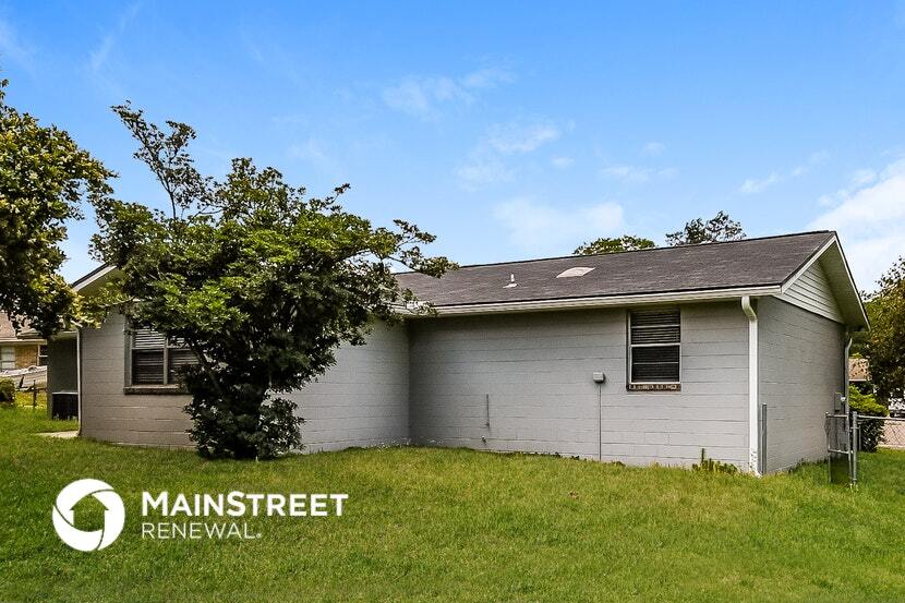 Building Photo - 1523 Lavilla Dr N