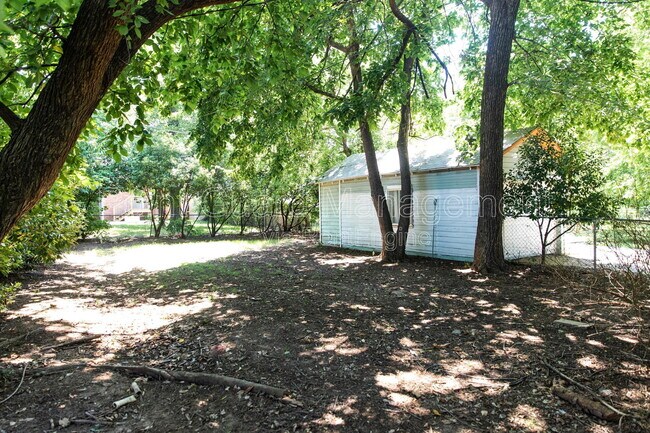 Building Photo - 116 NW 29th St