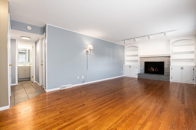 Building Photo - 13123 Spica Dr