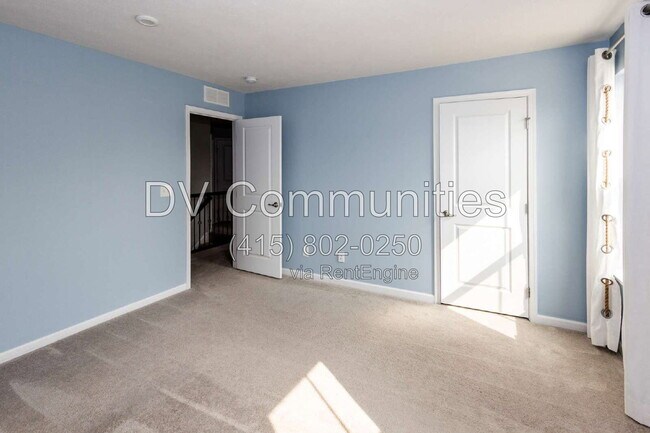 Building Photo - 7226 Hillsview Dr