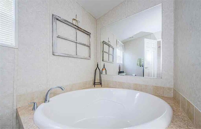 Building Photo - 9514 Chris St