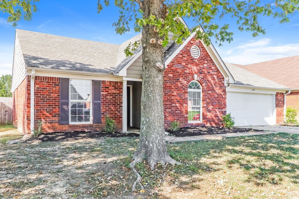 Building Photo - 1708 Cherry Creek Dr