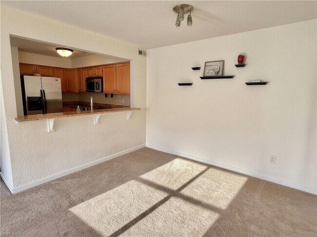 Building Photo - 500 Ocean Trace Arch