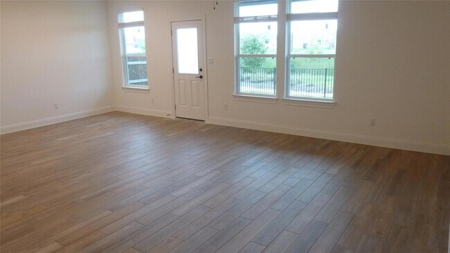 Building Photo - 11904 Paseo de los Lagos Ln