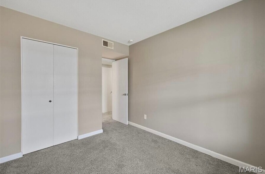 Building Photo - 1678 Blue Ridge Dr